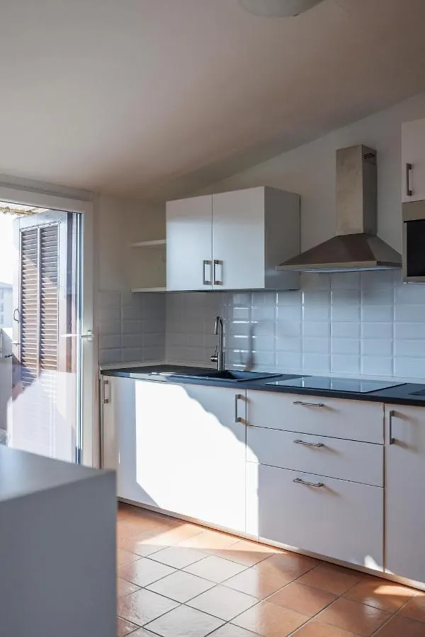 Xenia Apartments - Newly Renovated Flat In Fiera Area Milan
