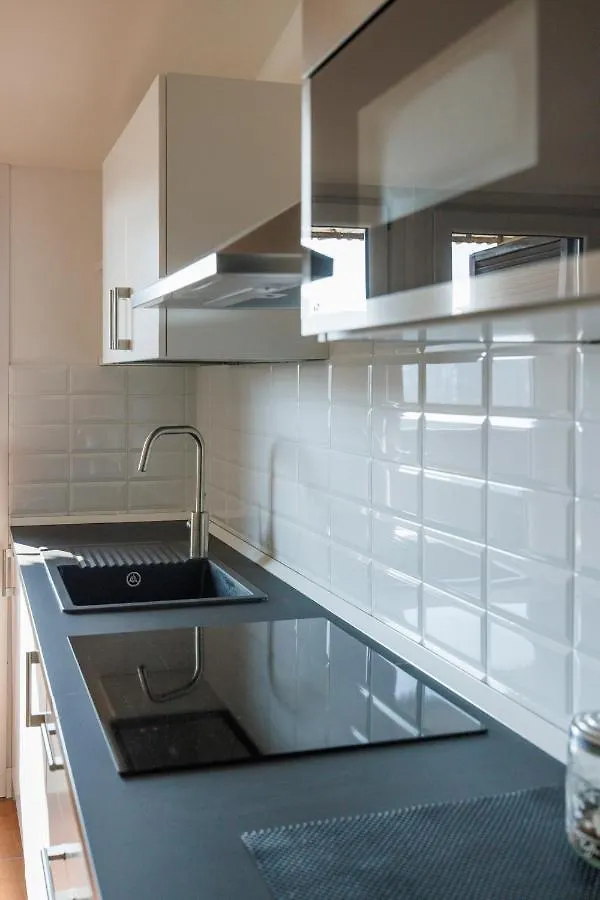 Xenia Apartments - Newly Renovated Flat In Fiera Area Milan